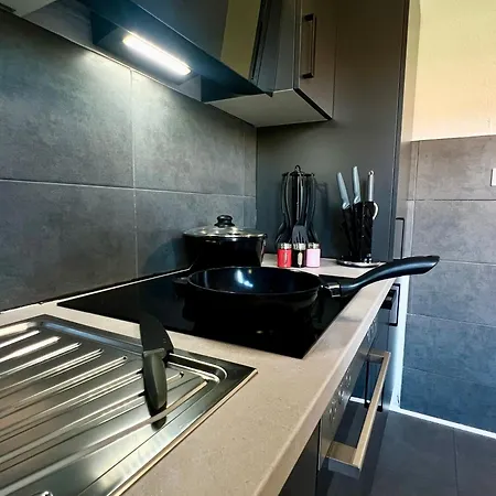 Διαμέρισμα Primetime Fuer 4 Mit Kueche, Wifi Und Parkplatz