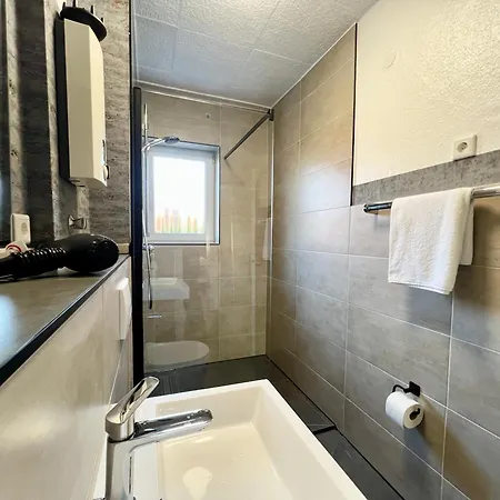 Primetime Fuer 4 Mit Kueche, Wifi Und Parkplatz Διαμέρισμα