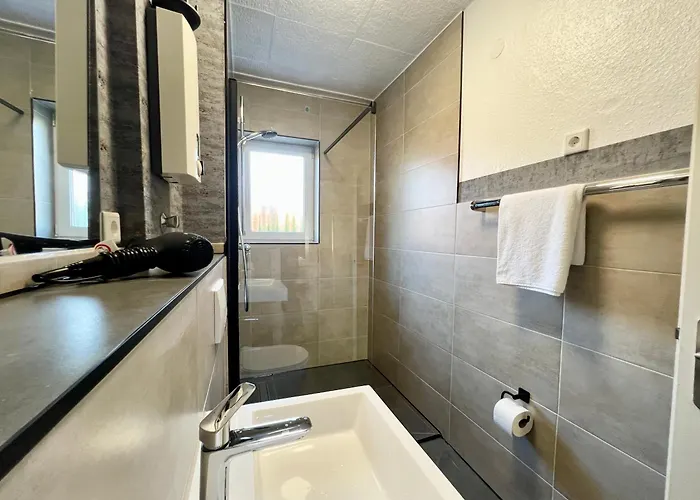 Primetime Fuer 4 Mit Kueche, Wifi Und Parkplatz Lägenhet